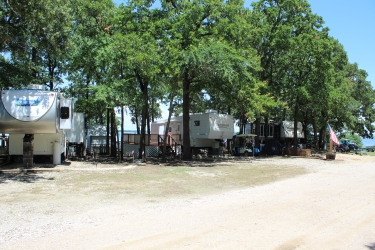 RV sites and waterfront facilities at Anchor Inn Marina